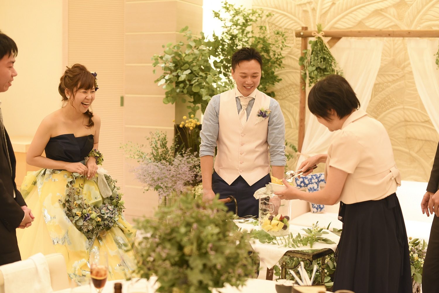 高松市の結婚式場アイルバレクラブで果実酒を使ったゲスト参加型の演出