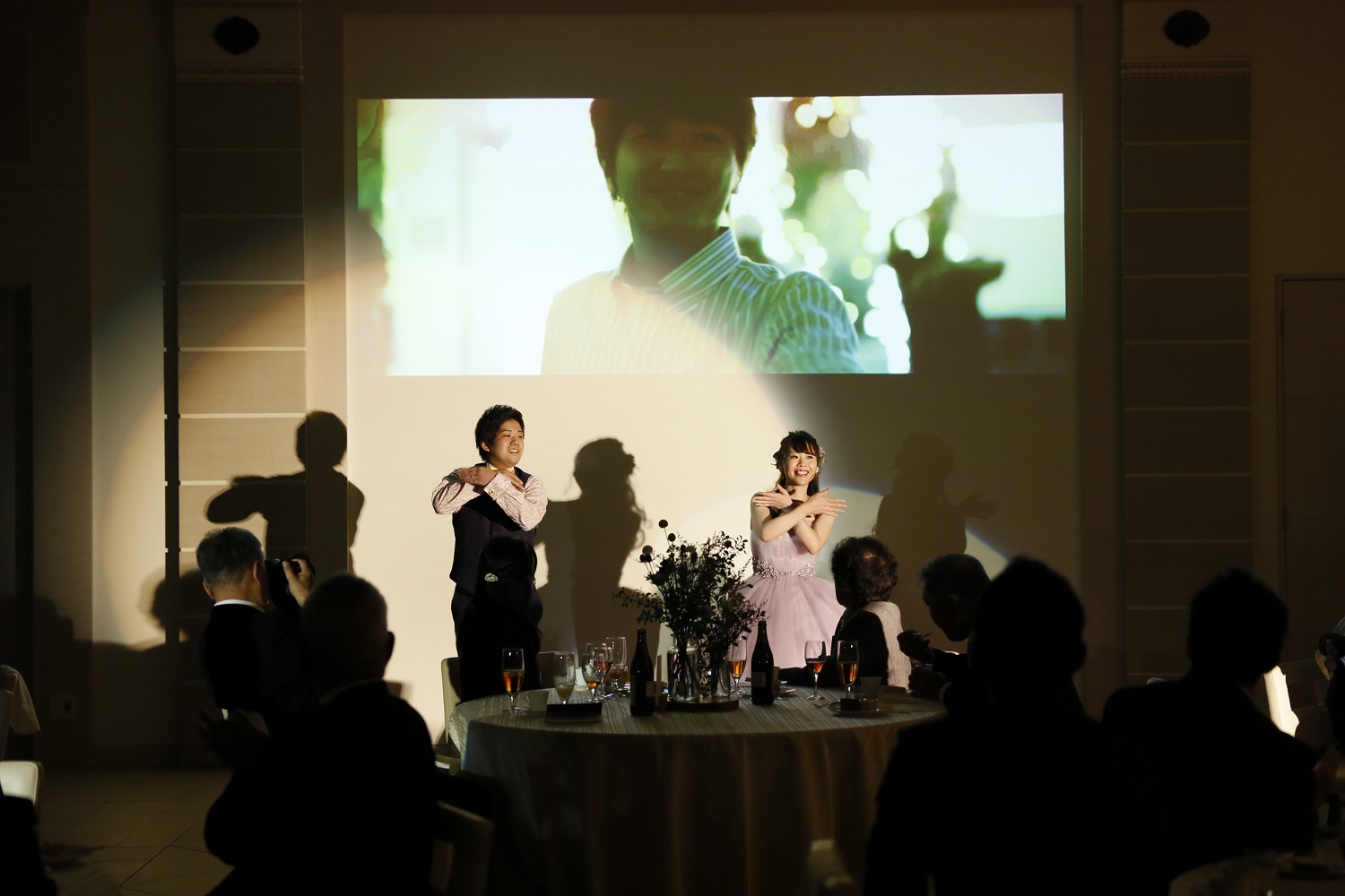 高松市の結婚式場アイルバレクラブの披露宴での新郎新婦の演出