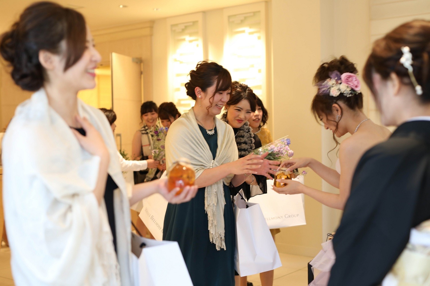高松市の結婚式場アイルバレクラブでゲストのお見送り
