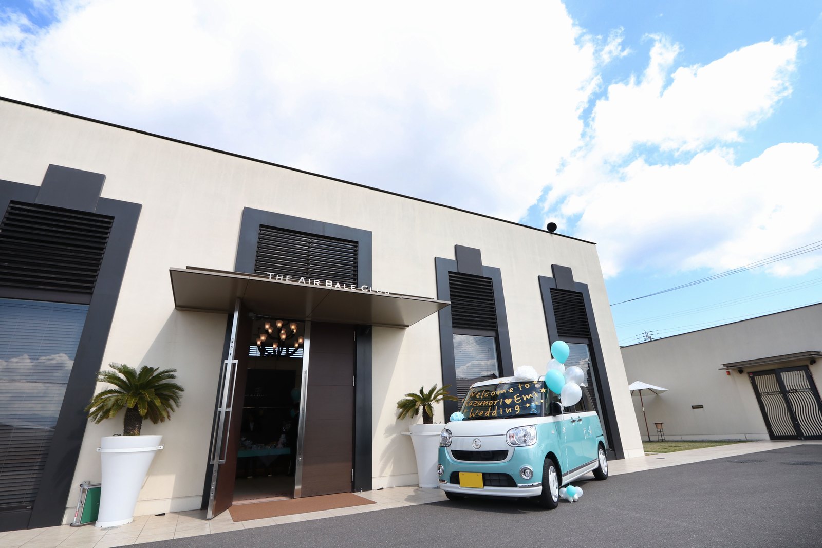 高松市の結婚式場アイルバレクラブのウエルカムカー