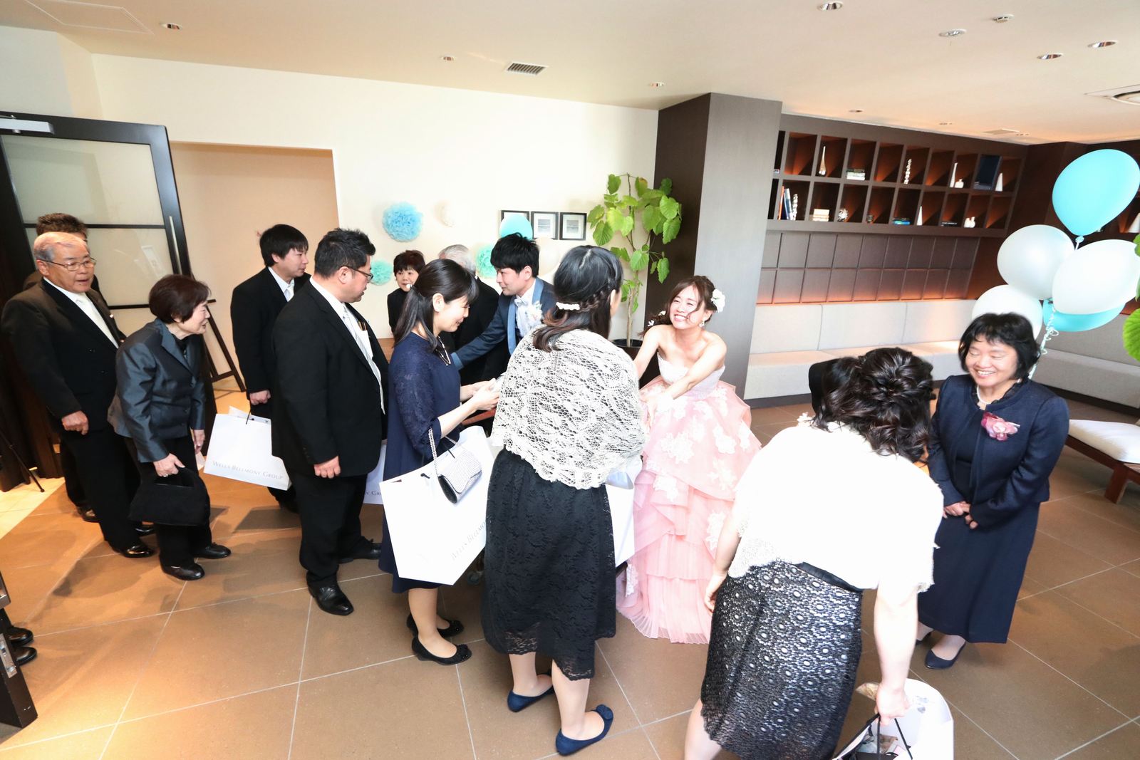 高松市の結婚式場アイルバレクラブのお見送り