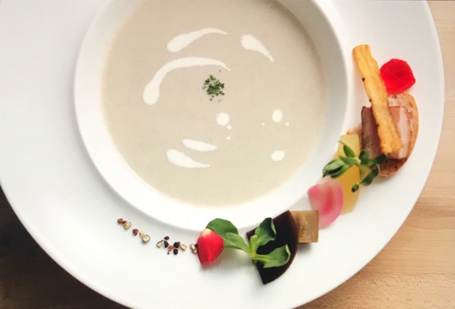 高松市の結婚式場アイルバレクラブの料理スープ