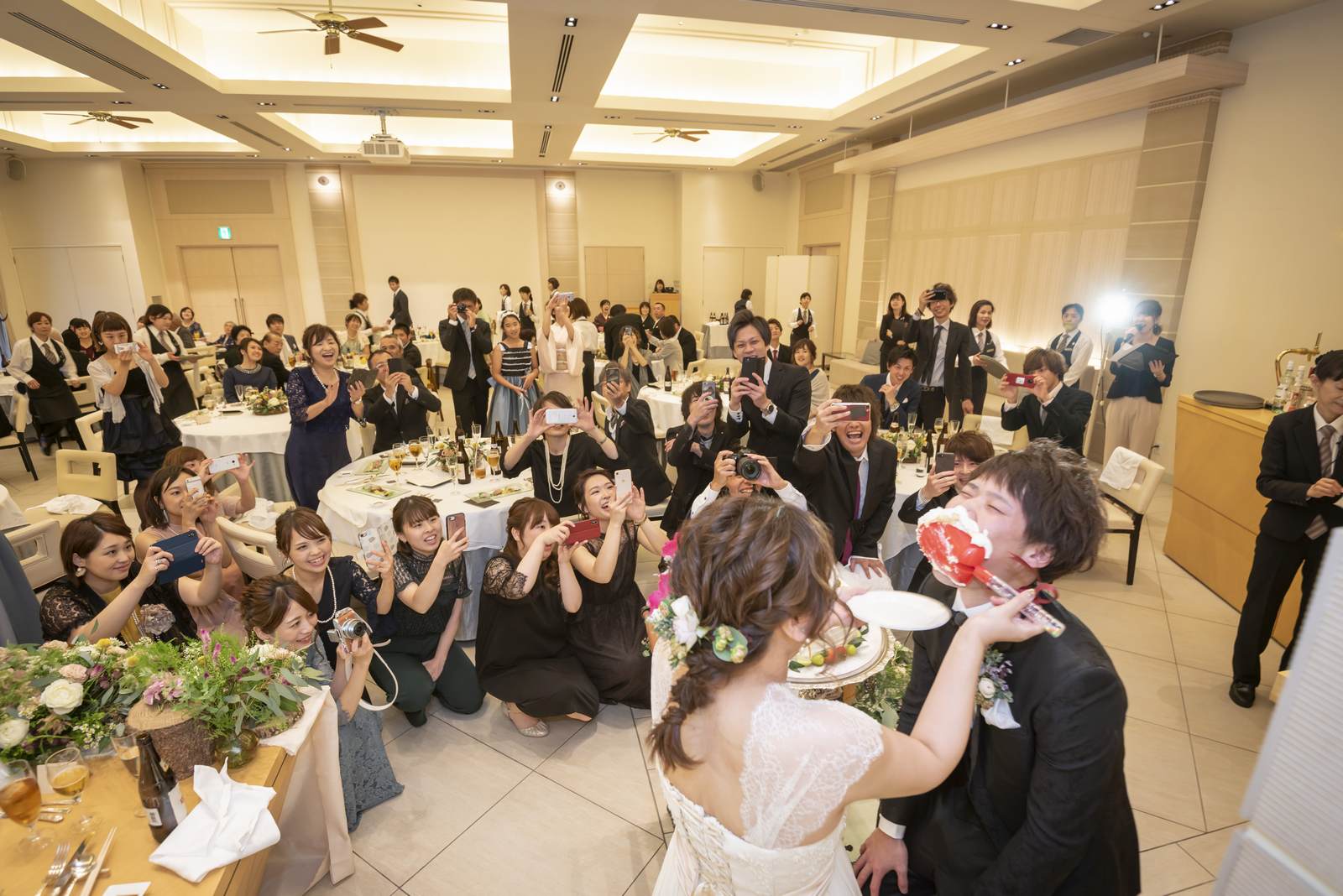 高松市の結婚式場アイルバレクラブのケーキ