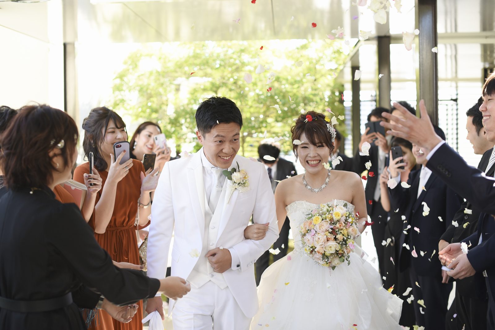 高松市の結婚式場アイルバレクラブ フラワーシャワー